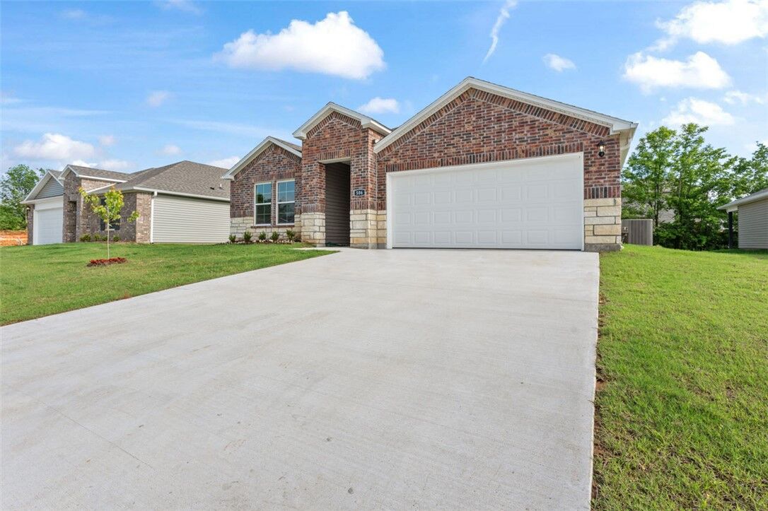 Property Photo: 602 Cattleman Court AR 72761