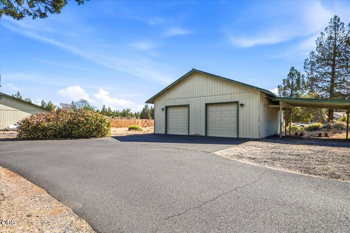 Property Photo: 6565 NW Homestead Way OR 97756