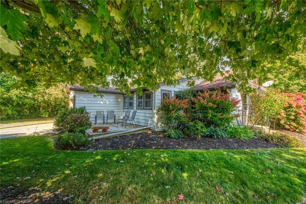 Property Photo: 16 Broad Street ON N0A 1N7