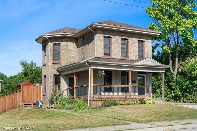 Property Photo:  30 Brock Street Upper  ON N3S 5T6 