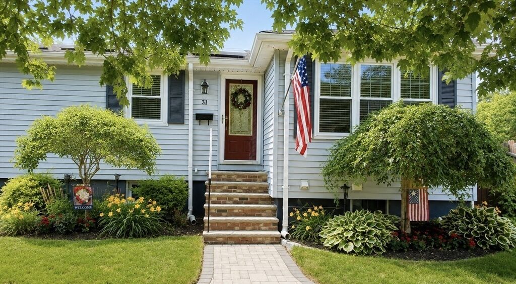 Property Photo:  31 Dartmouth St  MA 01904 
