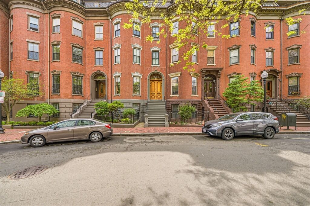 Property Photo:  25 Worcester Square 5  MA 02118 
