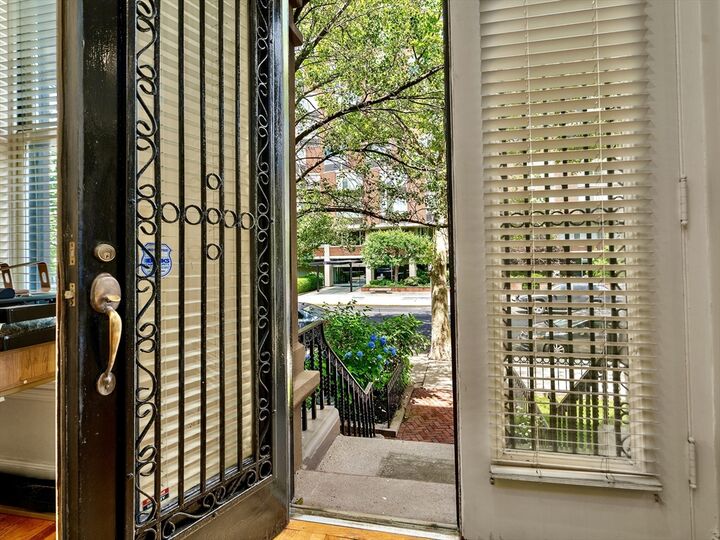 Property Photo:  341 Beacon St 2F  MA 02116 