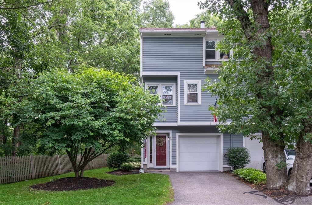 Property Photo:  4 Arnold Dr 4 A  MA 01970 