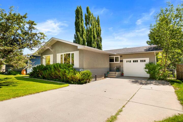 Property Photo:  7220 Farrell Road SE  AB T2H 0T6 