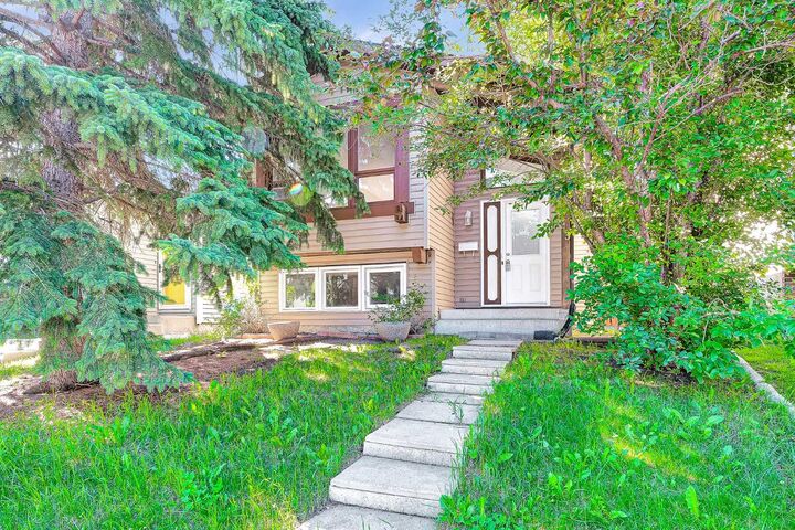 43 Taraglen Road NE — photo 1