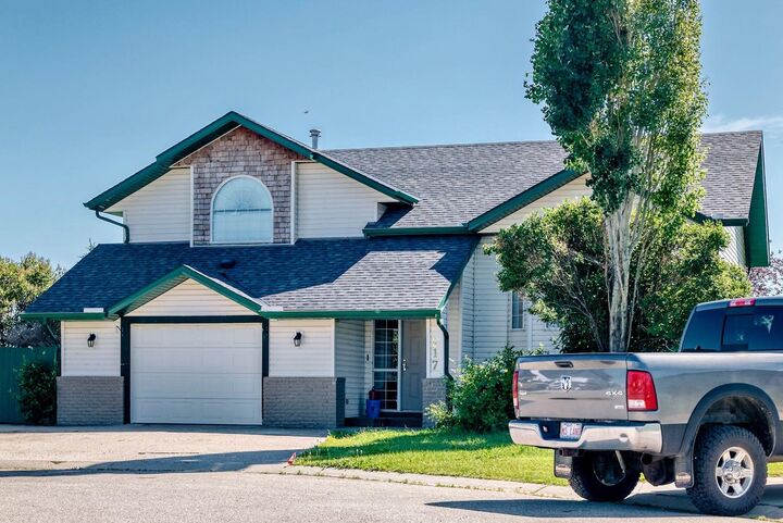 Property Photo: 417 9 Street AB T0M 0G0
