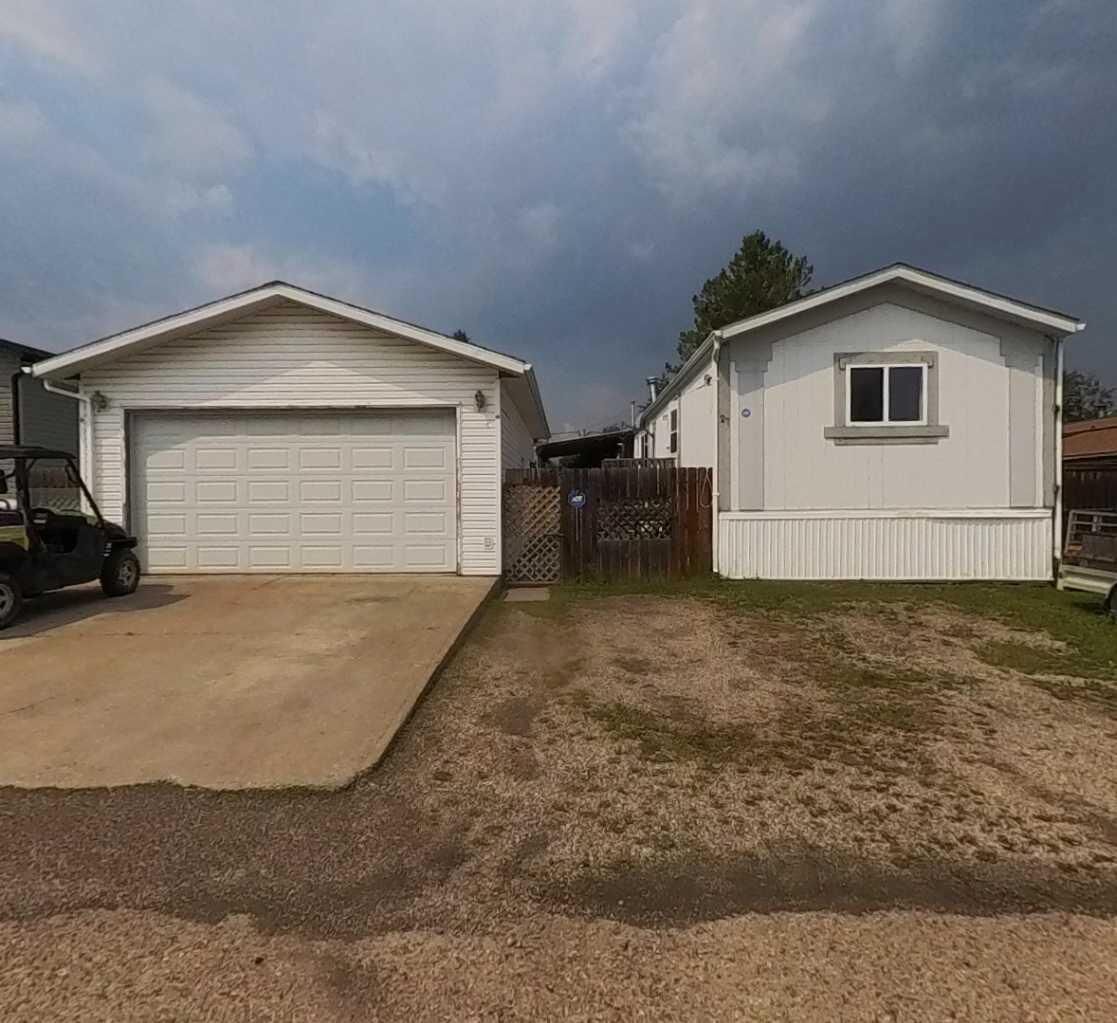 Property Photo:  5211 55 Avenue 27  AB T4T 1M8 
