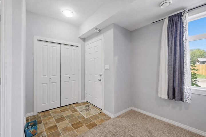 Property Photo: 639 Oak Street 303 AB T4S 0E5