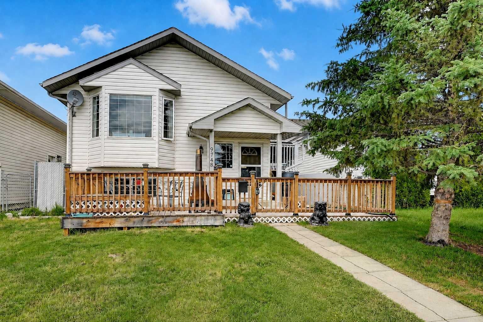 Property Photo:  9748 123 Avenue  AB T8V 7K9 