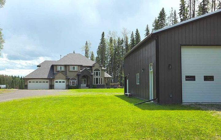Property Photo: 541 Clearwater Estates Crescent AB T4T 2A2