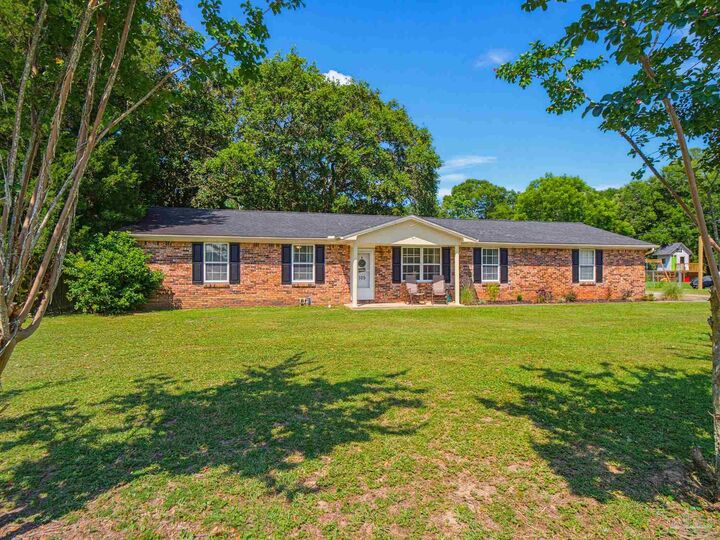 Property Photo: 105 Beland Rd FL 32534