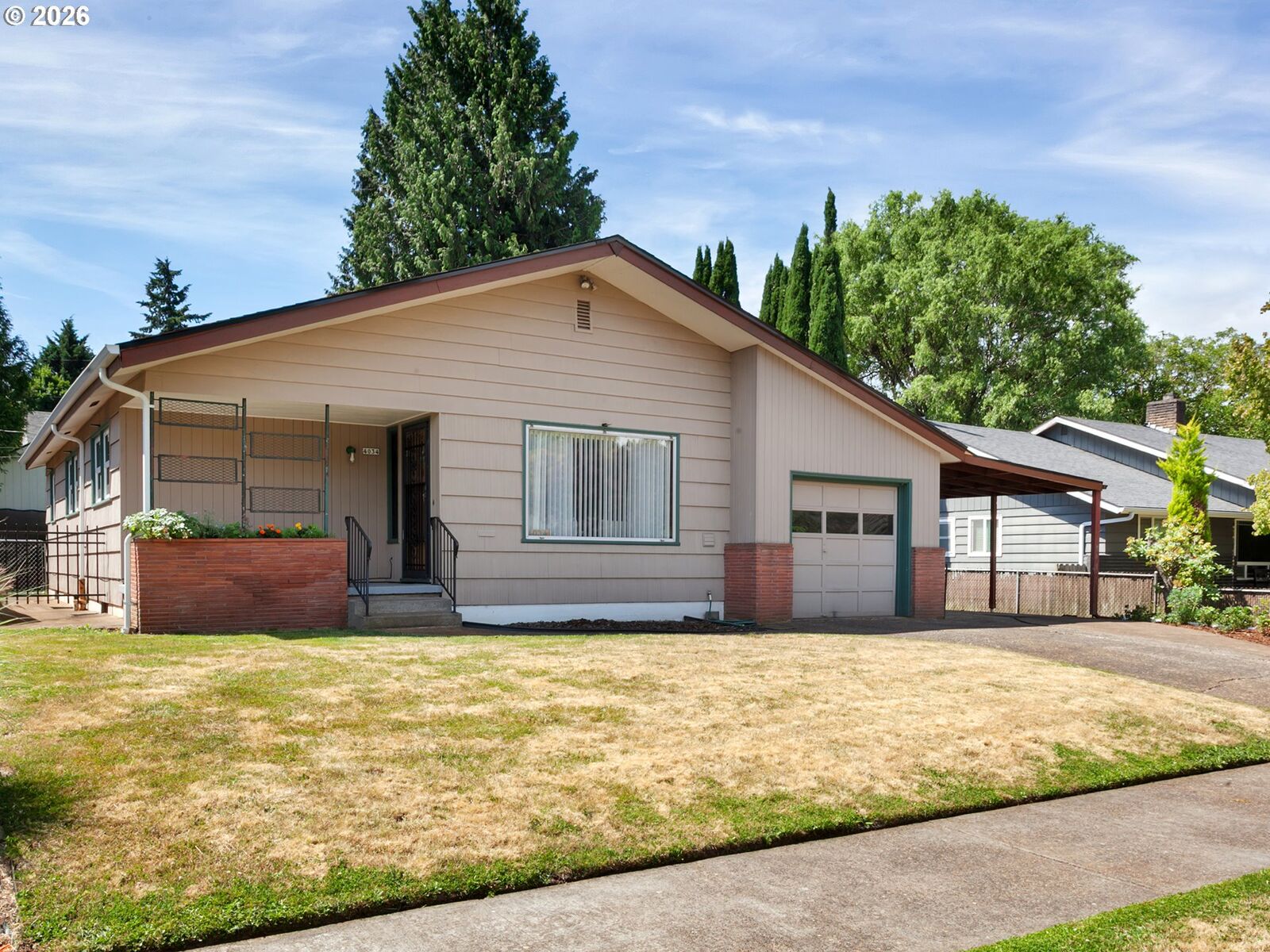 Property Photo: 4034 SE Rex St OR 97202