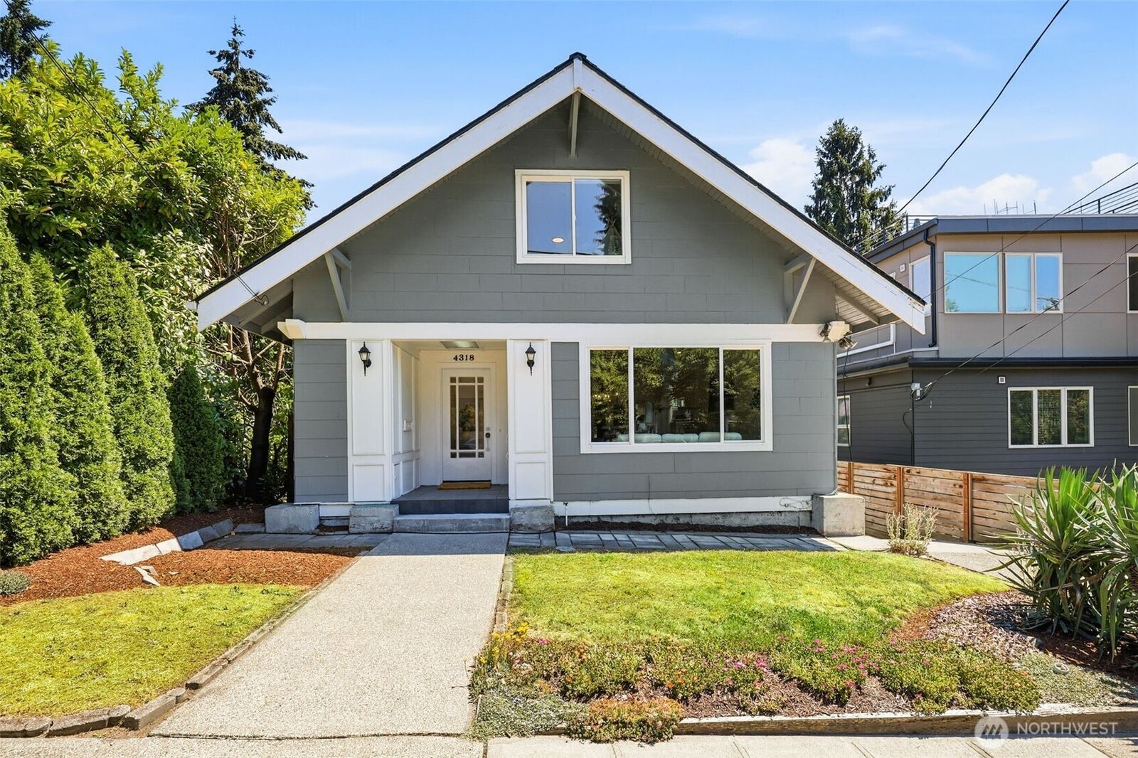 Property Photo: 4318 1st Avenue NE WA 98105