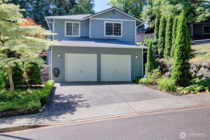 Property Photo:  5208  213th Place SW  WA 98043 