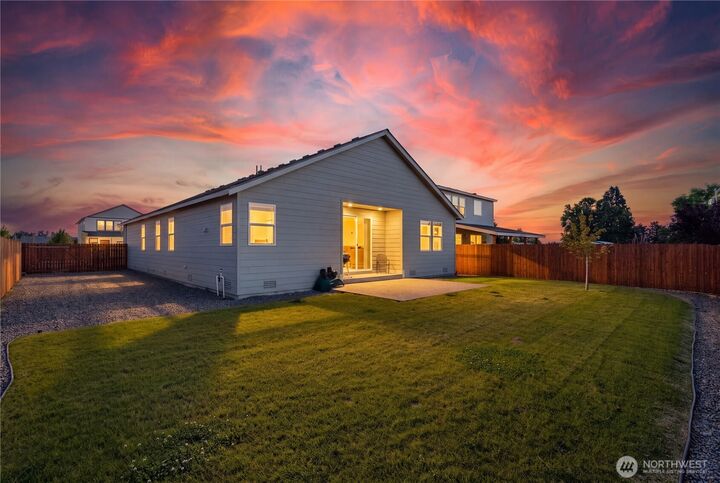 Property Photo:  2411 N Leah Lane  WA 98926 