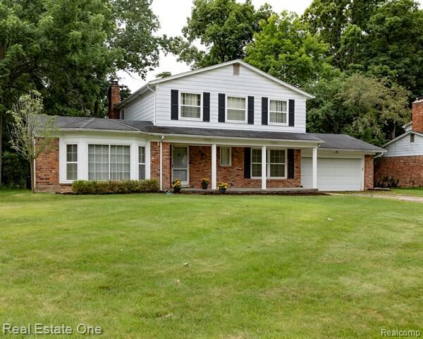 Property Photo:  4259 Pinecroft Court  MI 48322 