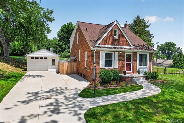 Property Photo: 3556 Lincolnshire Road MI 48328
