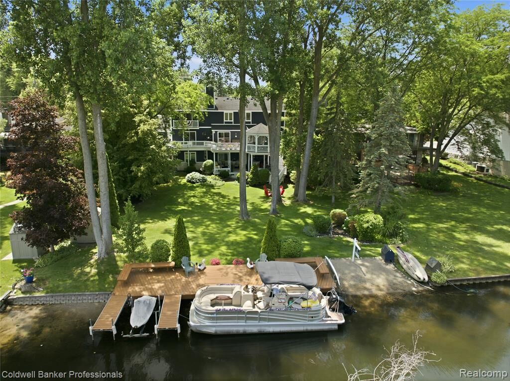 Property Photo:  3410 Benstein Road  MI 48382 