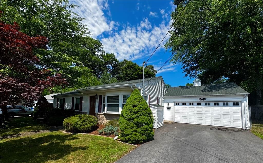 Property Photo:  23 Edendale Drive  RI 02865 