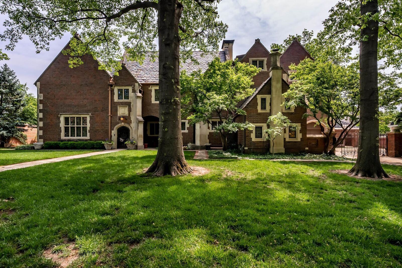Property Photo:  320 N Belmont Ave  KS 67208 