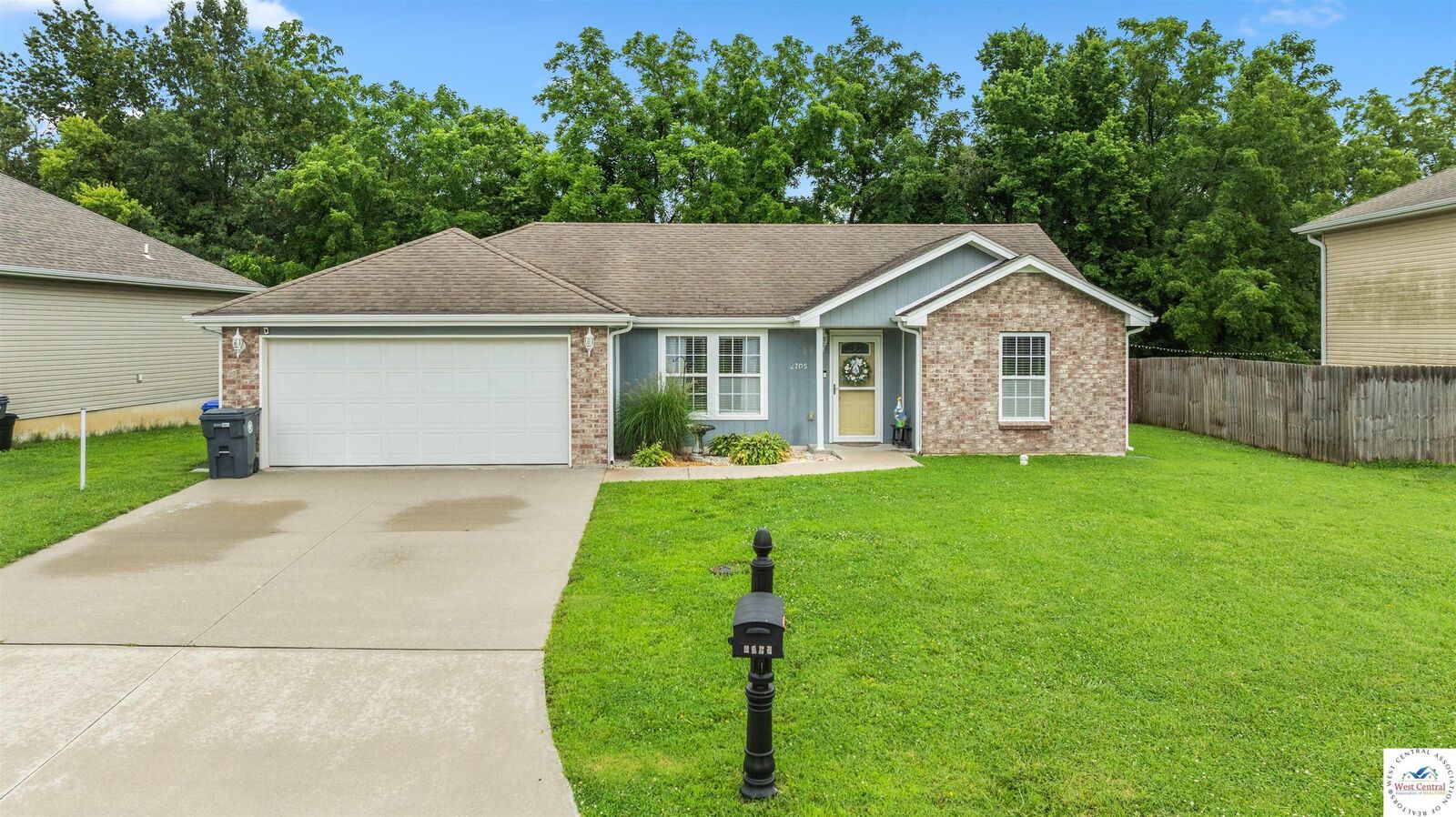 Property Photo:  2705 Wild Rose  MO 65301 