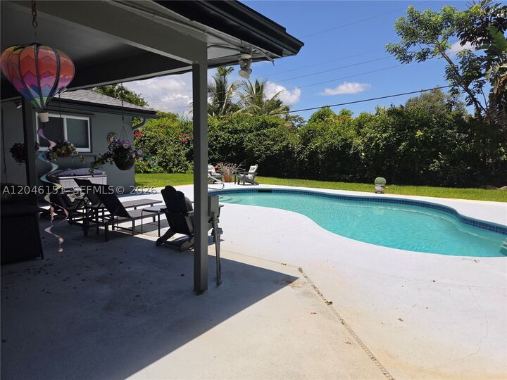 Property Photo:  5581 SW 7th St  FL 33317 