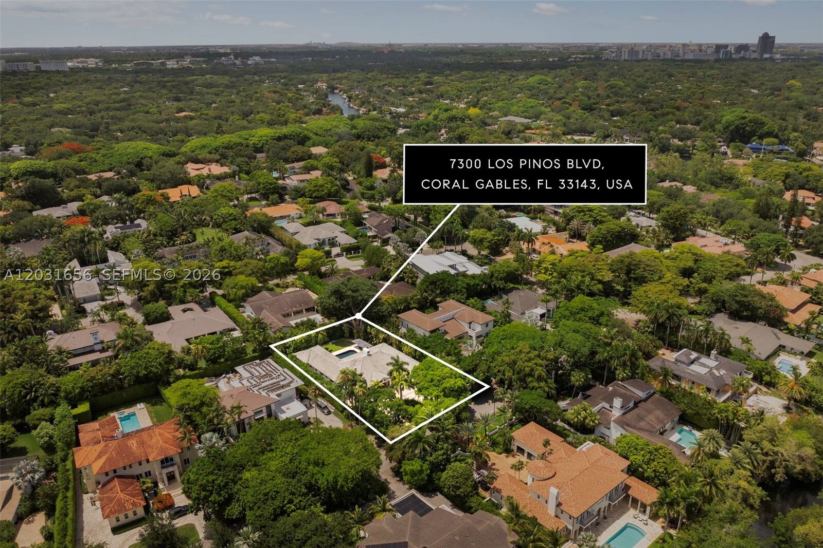 Property Photo:  7300 Los Pinos Blvd  FL 33143 
