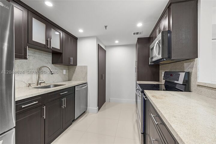 Property Photo:  2457 Collins Ave 307  FL 33140 