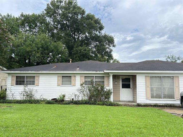 Property Photo: 270 Ferndale Ln. TX 77707