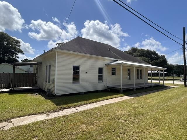 Property Photo: 590 Cora Lee TX 77659