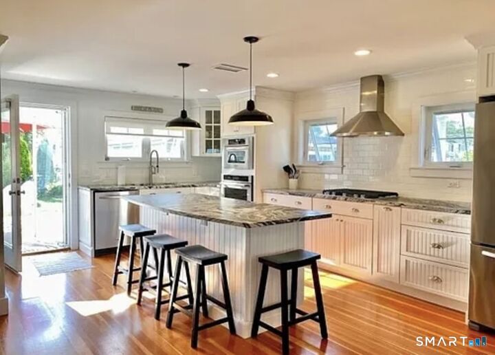 Property Photo:  5 Knollwood Drive  CT 06475 