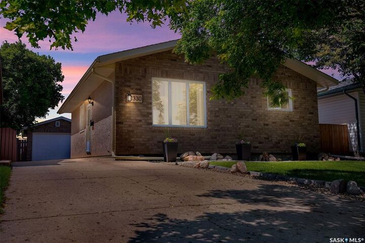 Property Photo:  1330 Courtney Street  SK S4T 7S1 