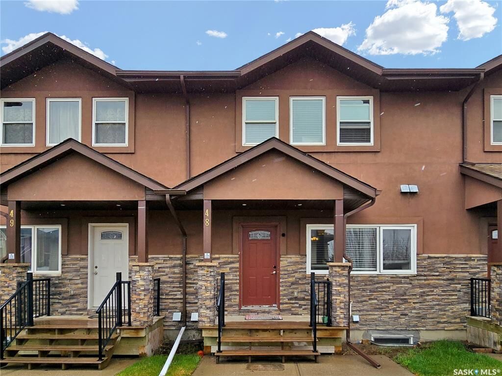 Property Photo:  1703 Patrick Crescent  SK S7W 0L6 