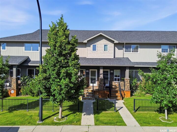 Property Photo:  320 Willowgrove Lane  SK S7W 0H7 