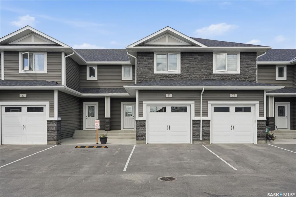Property Photo:  115 Veltkamp Crescent 21  SK S7T 0T7 