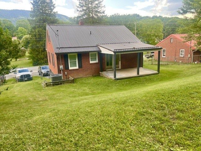 Property Photo:  1349 Fincastle Tpke  VA 24651 