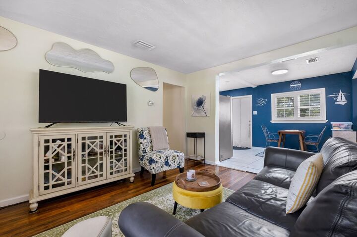Property Photo: 500 Lynndale Street FL 32301