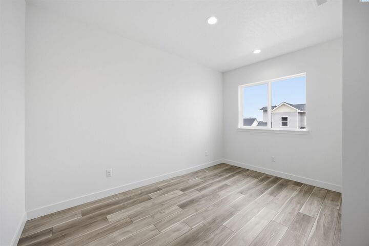 Property Photo:  4485 Conifer St  WA 99353 