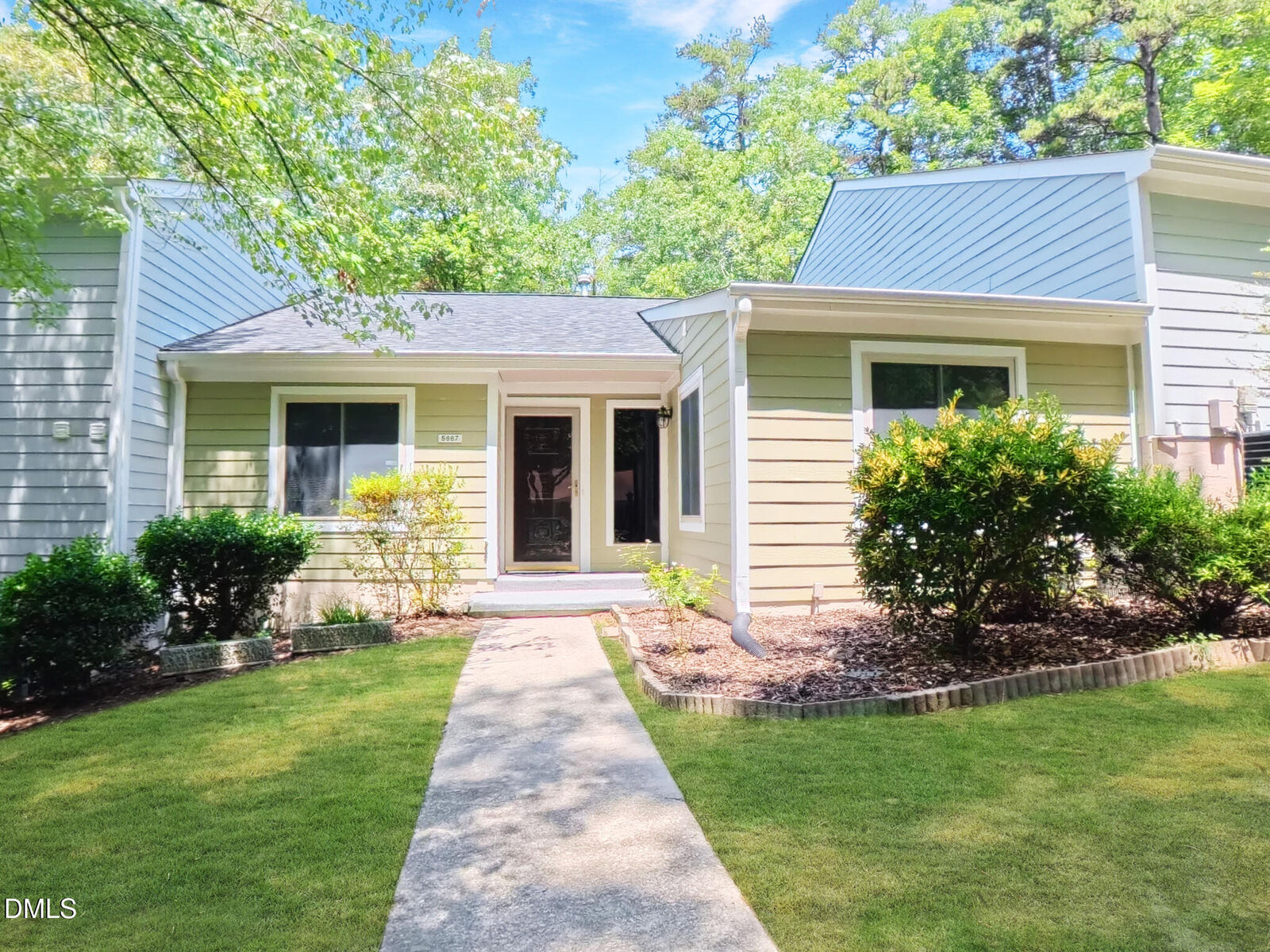 Property Photo: 5867 Branchwood Road NC 27609