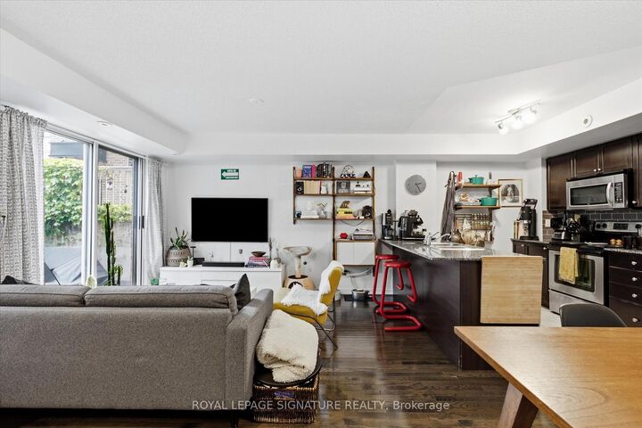 Property Photo: 5 Elsie Lane Th135 ON M6P 3N3