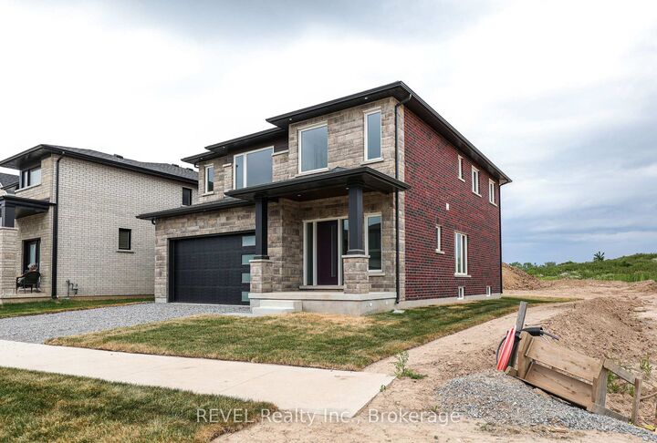 111 Acacia Road — photo 1