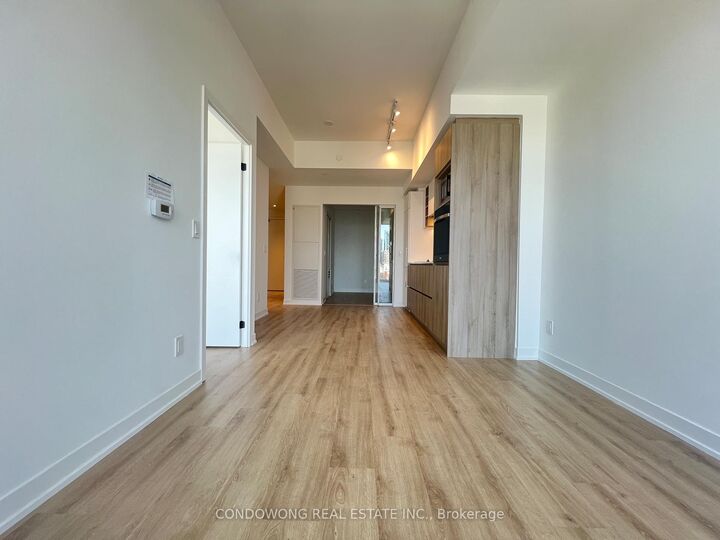 Property Photo:  319 Jarvis Street 2707  ON M5B 0C8 