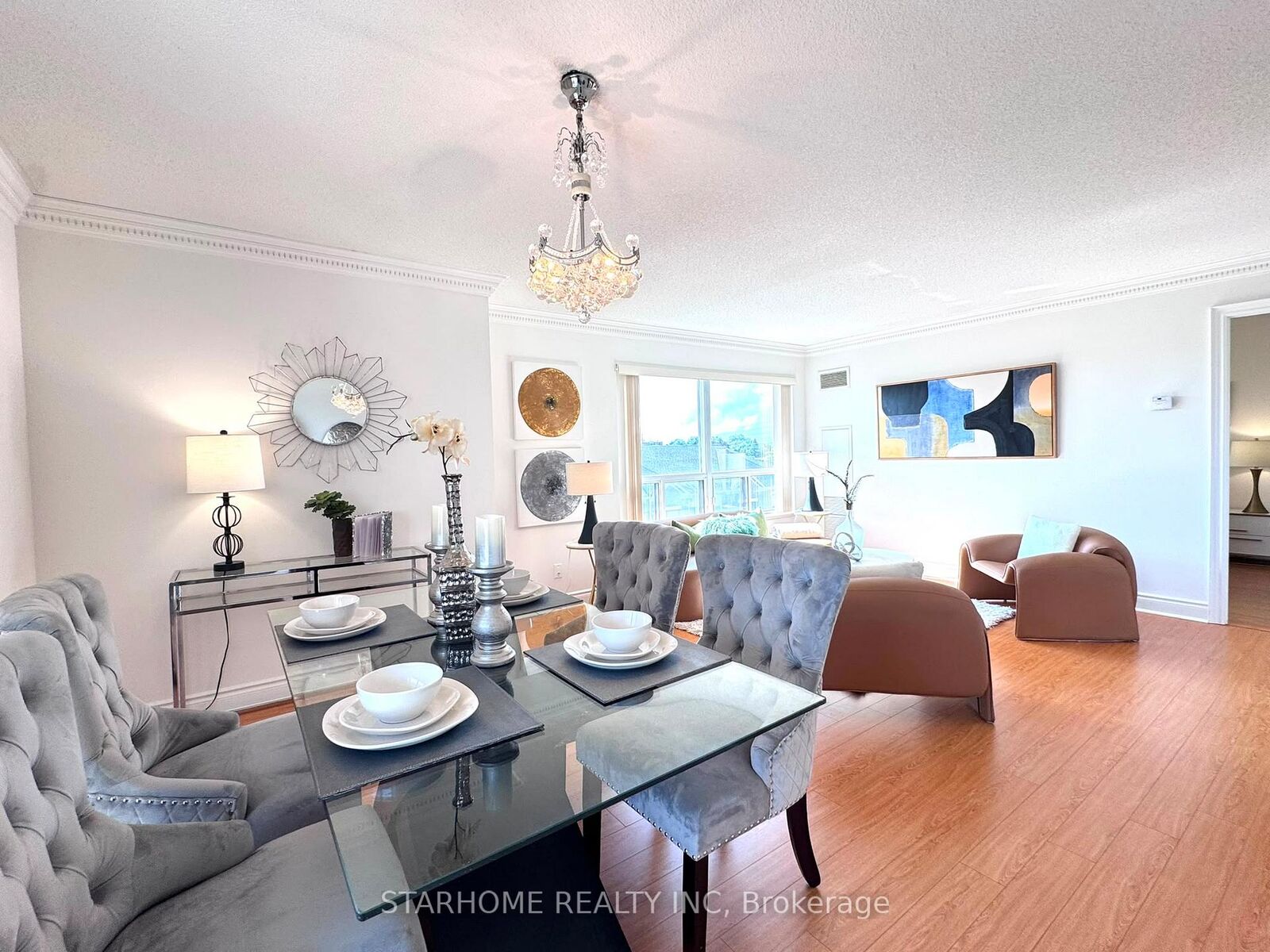Property Photo: 51 Saddlecreek Drive 605 ON L3T 7Z1