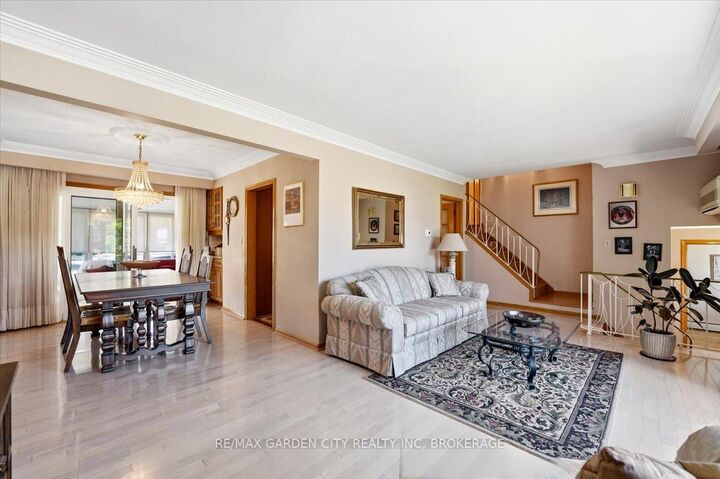 Property Photo: 41 Albert Street W ON L2V 2G4