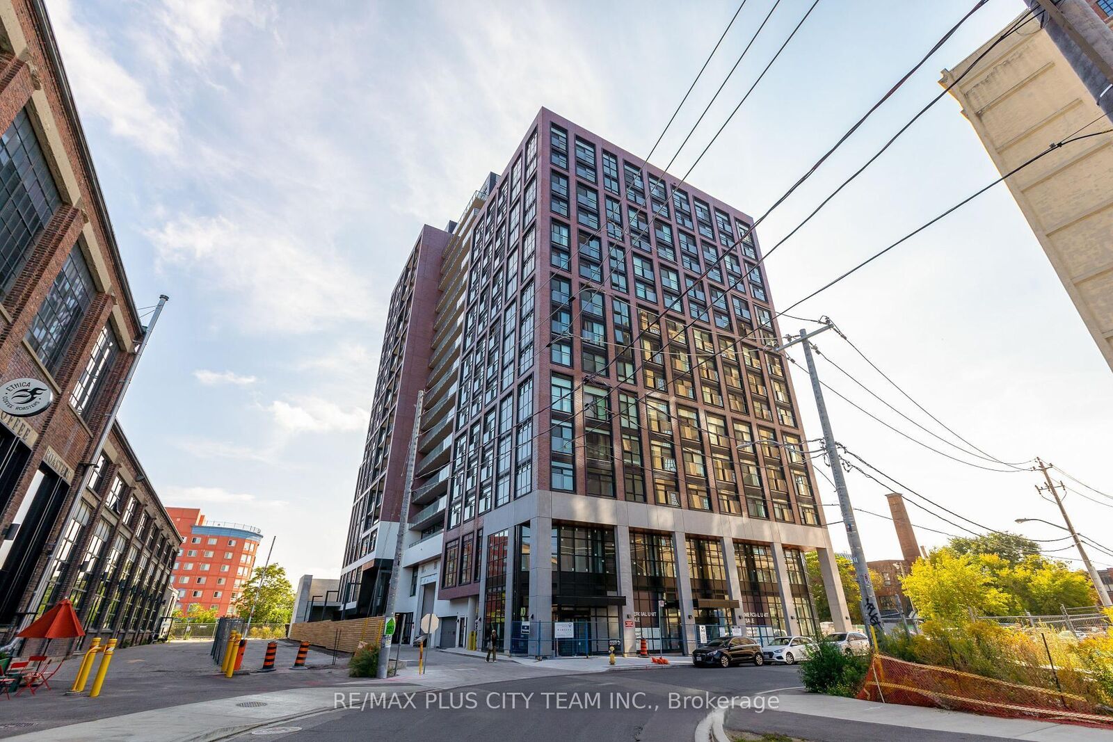 Property Photo:  181 Sterling Road 916  ON M6R 0B2 