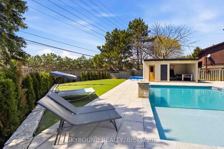 Property Photo: 2711 Spruce Needle Court ON L5L 1N2