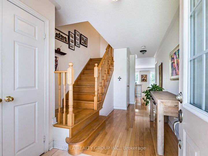 Photo de la propriété:  5 Copperfield Road  ON L6Z 0C8 