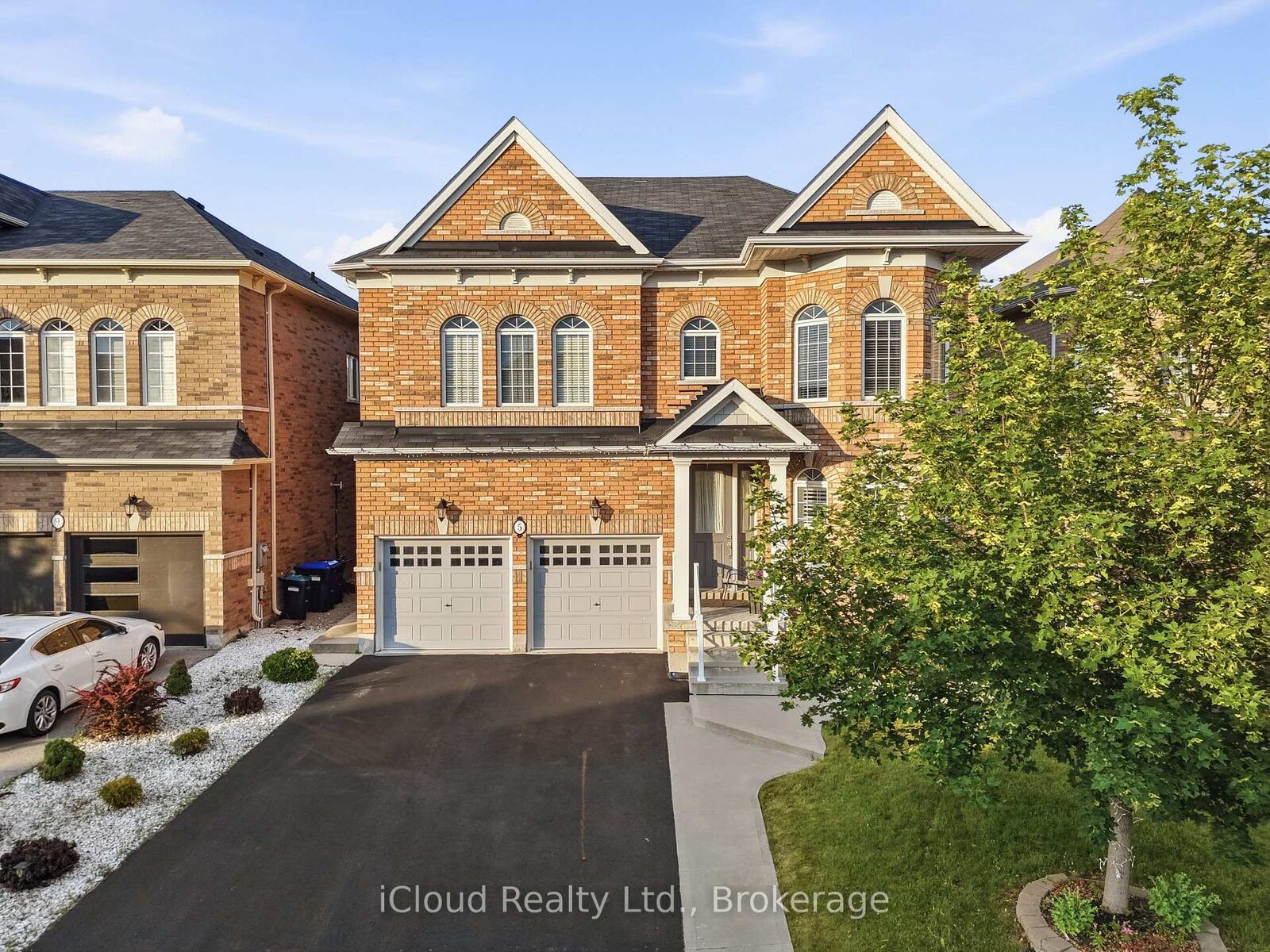Property Photo: 5 Leith Drive ON L3Z 0G5