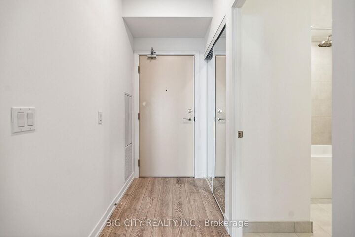 Property Photo:  2020 Bathurst Street 1202  ON M5P 0A6 
